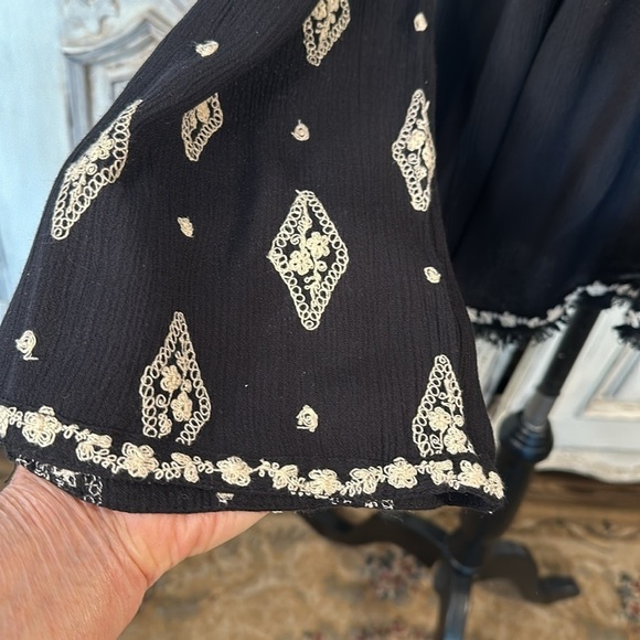 Free People Boho Floral Embroidered Oversized Top Folk Gypsy Gothic Witchy S/XS - Picture 5 of 11